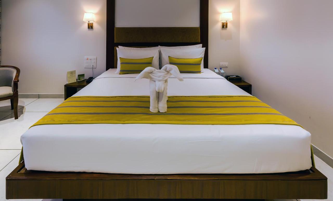 The Fern Residency Vijayapura Hotel Bijāpur Buitenkant foto