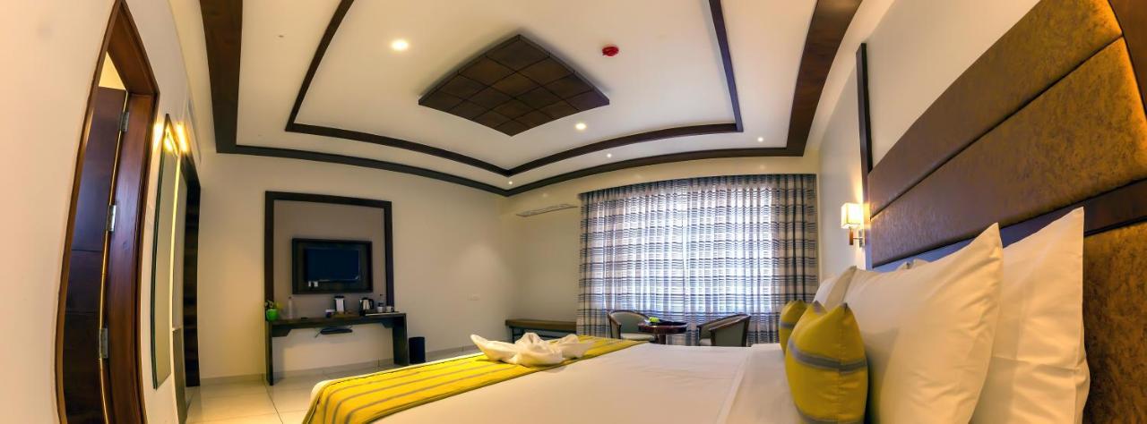 The Fern Residency Vijayapura Hotel Bijāpur Buitenkant foto
