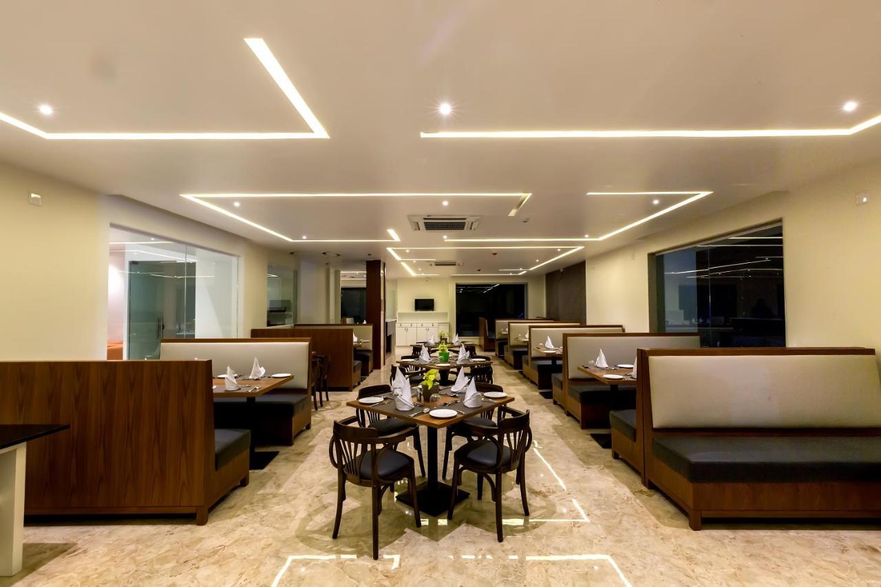 The Fern Residency Vijayapura Hotel Bijāpur Buitenkant foto